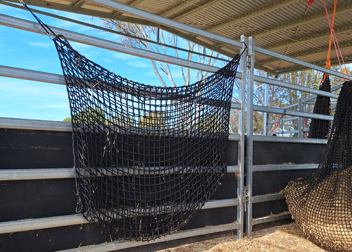 Hay-Stay Hanging Knotless Hay Net – Gutzbusta USA